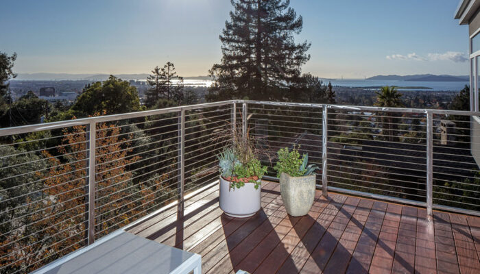 Avoid these 6 mistakes while installing a deck railing system